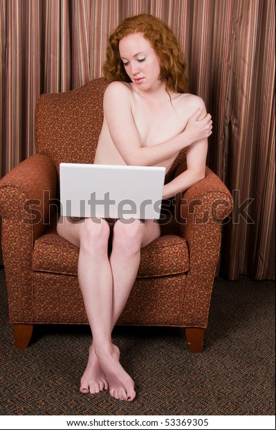 When does dating unlock on hollywood u
